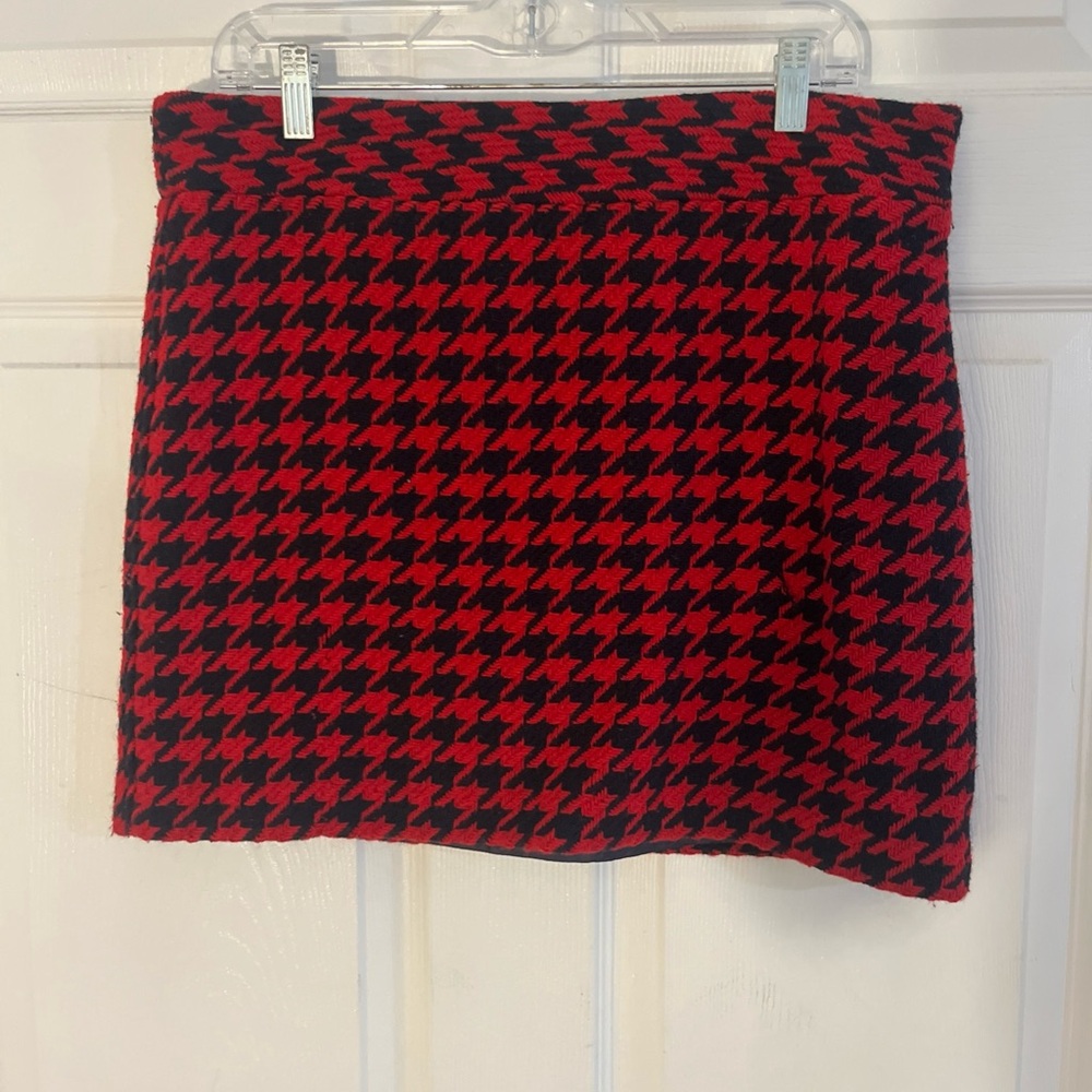 Tommy Hilfiger Elegant Red and Black Houndstooth Mini Skirt